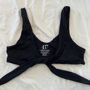 437 Swimwear Black Kenzie Top Size Small